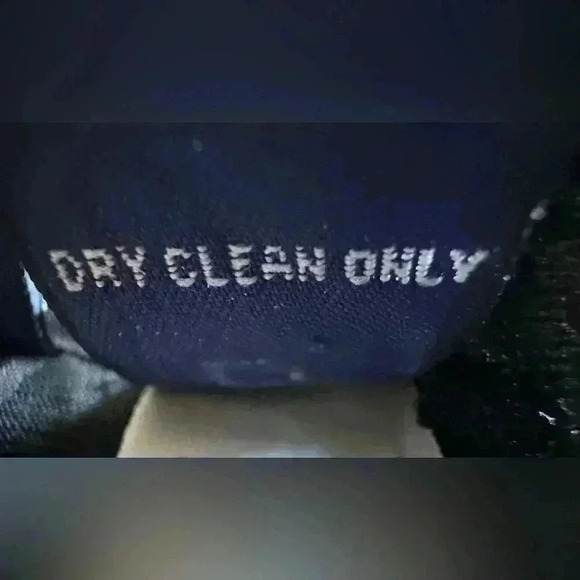 GAP 100% Rayon Black Blouse - Picture 3 of 4